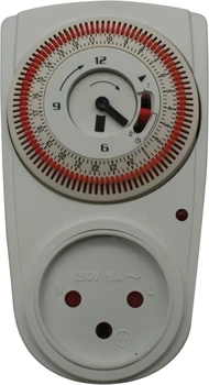 שעון תקע קוצב זמן 24 שעות. סקל אלקטרוניקה